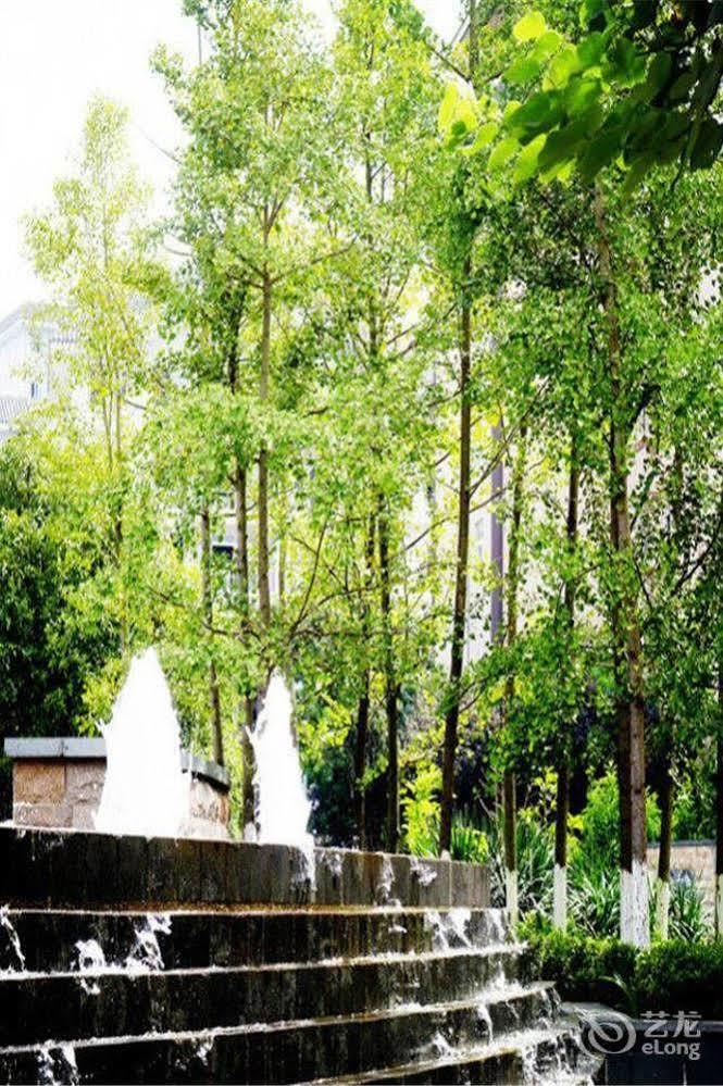 Liuzhou Sanjiangxian Dongxiangguo Hotel מראה חיצוני תמונה
