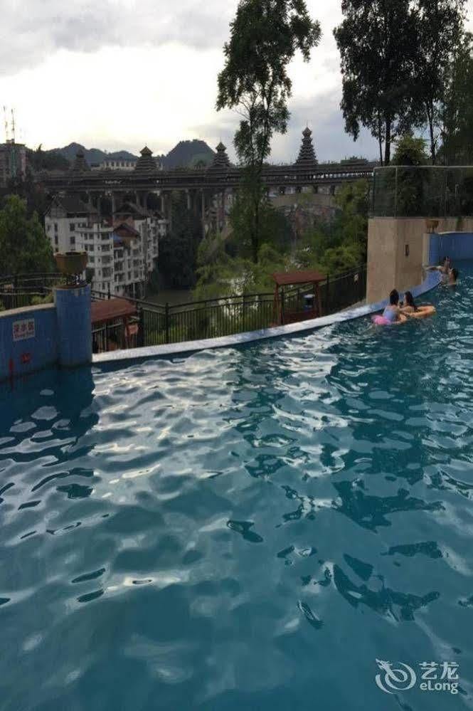 Liuzhou Sanjiangxian Dongxiangguo Hotel מראה חיצוני תמונה