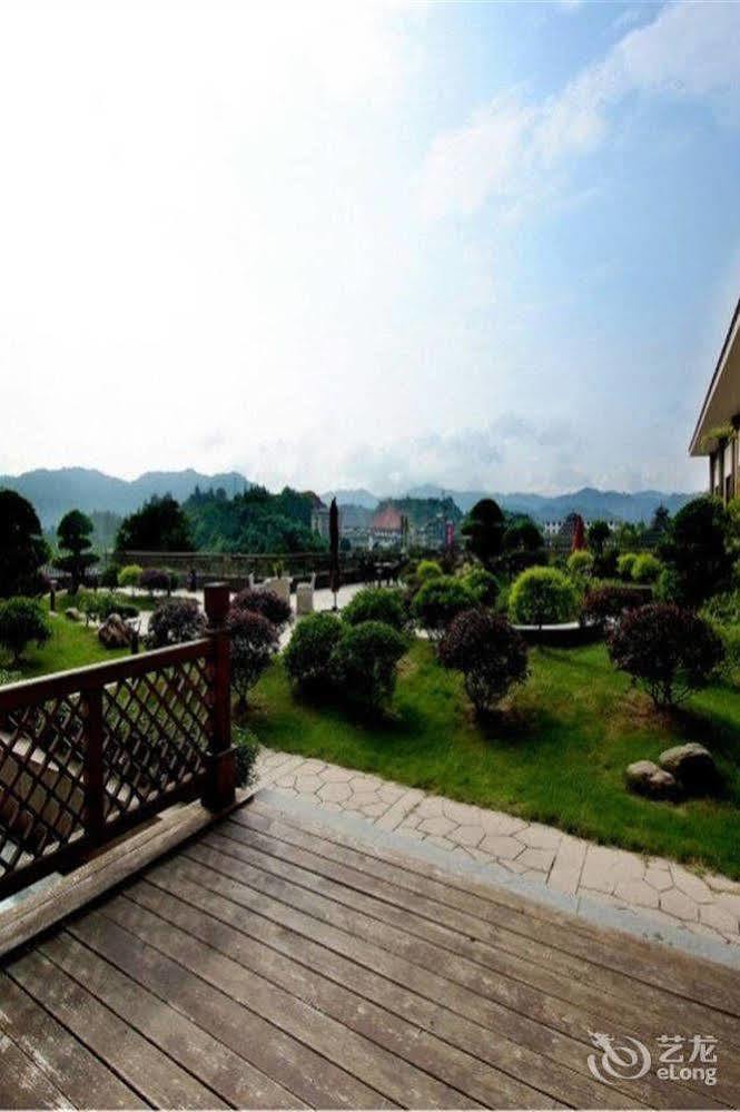 Liuzhou Sanjiangxian Dongxiangguo Hotel מראה חיצוני תמונה